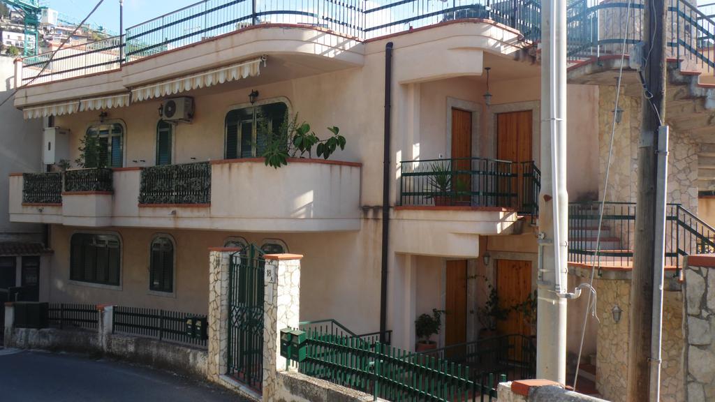 La Casa Di Marilena Apartman Taormina Kültér fotó